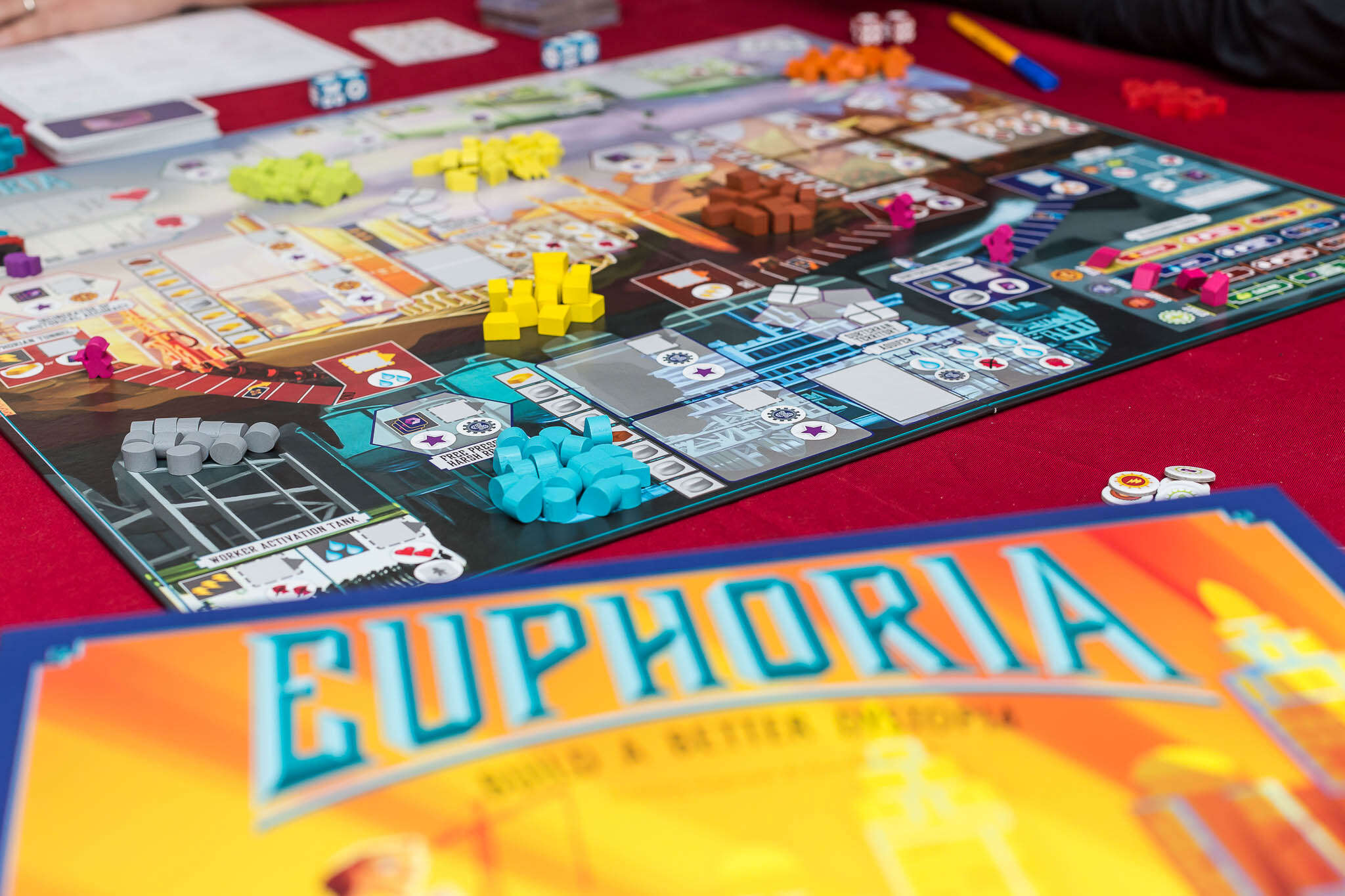 Euphoria – настолна игра в шарена дистопия