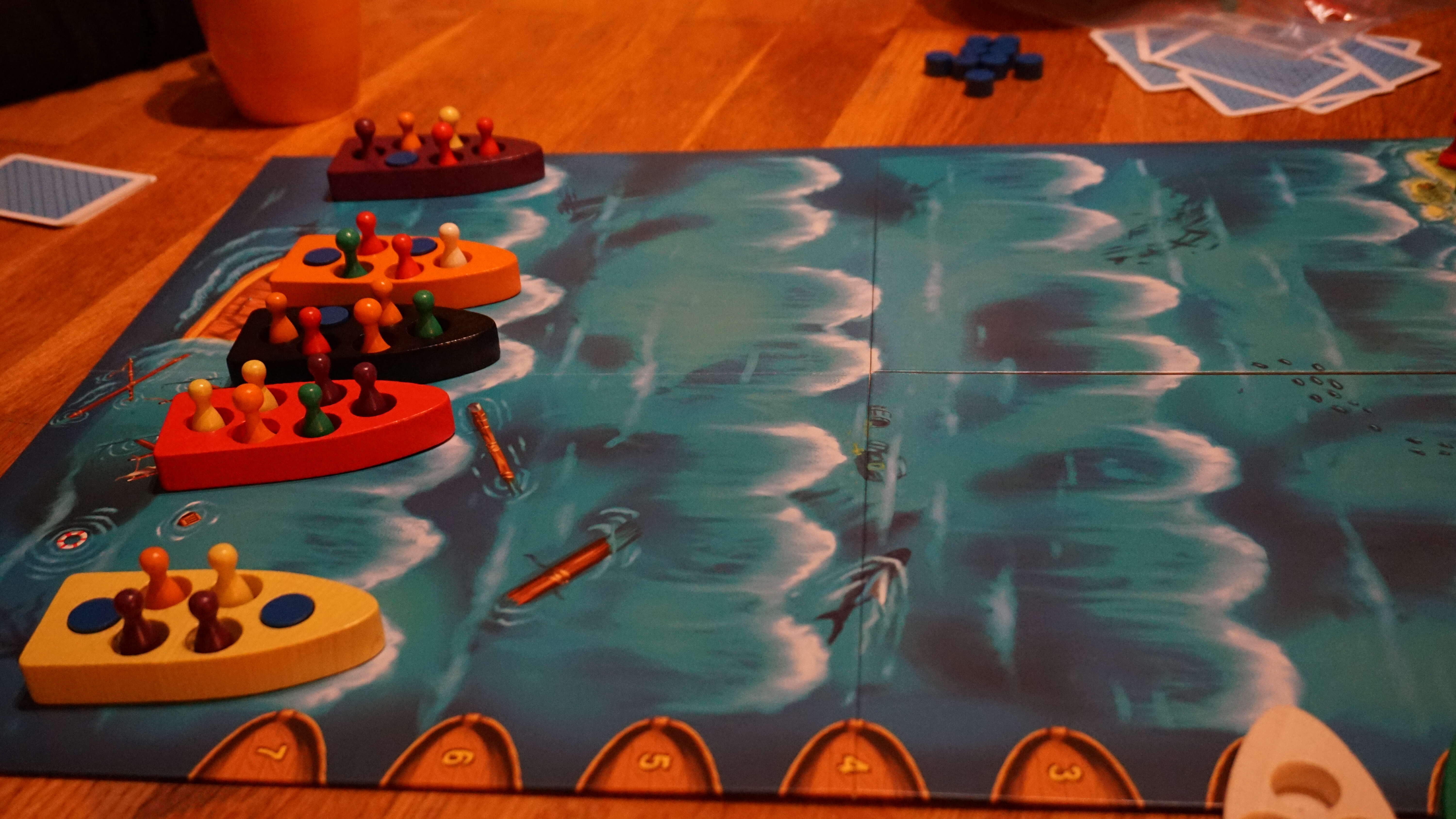 Lifeboats – корабокрушенска блъф игра