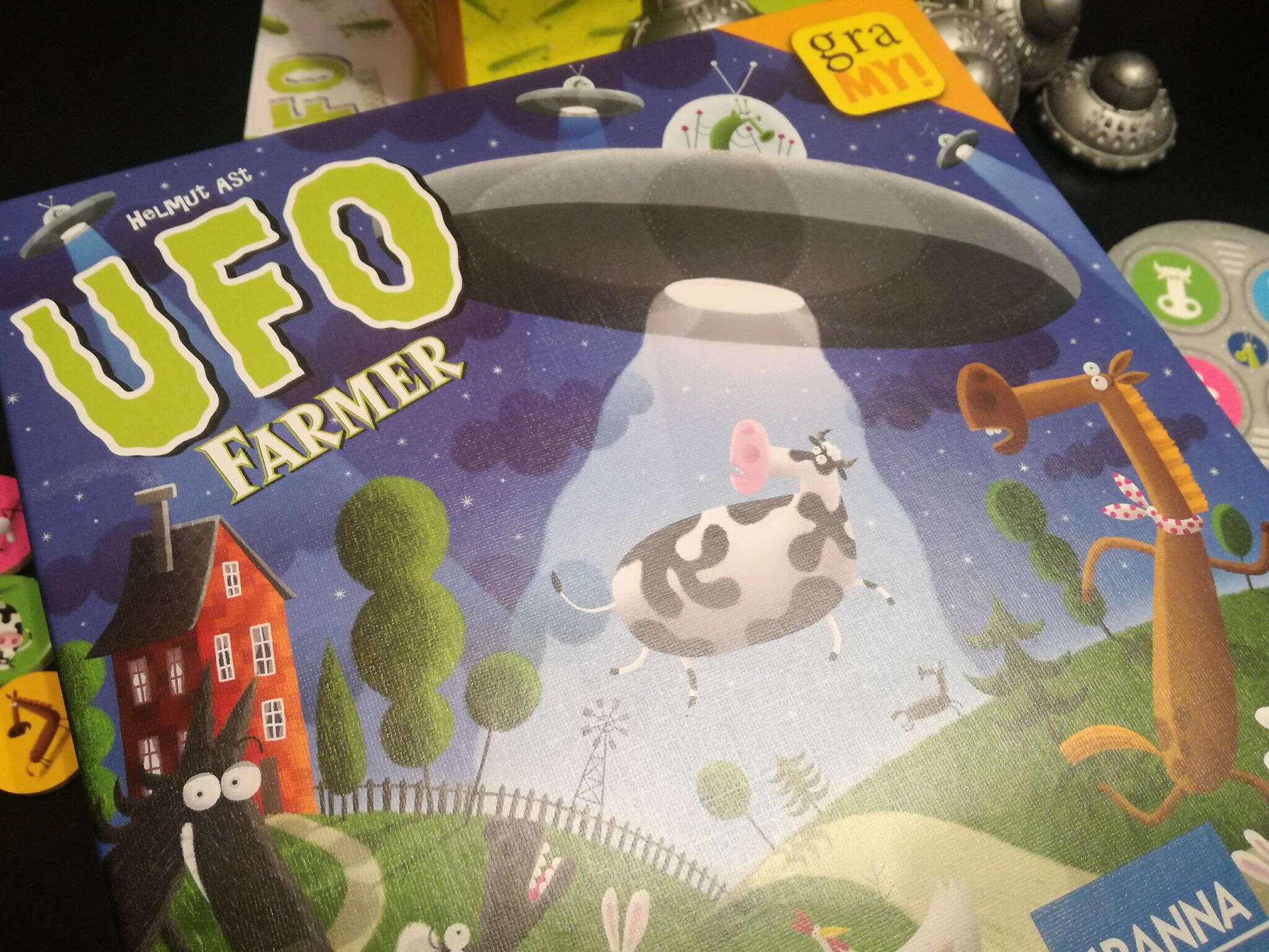 UFO Farmer – Крийте кравите!