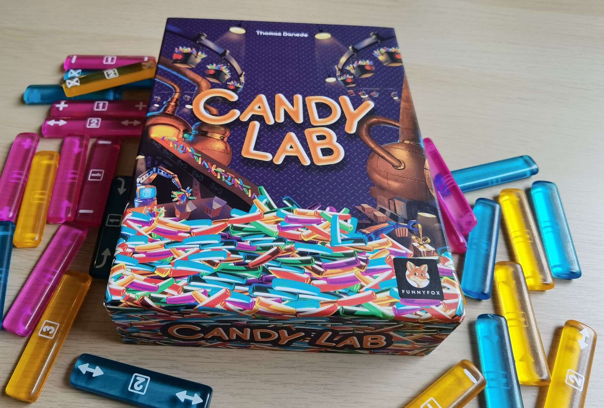 Candy Lab – Натикайте сладки в гърлото на (не)приятелите си!